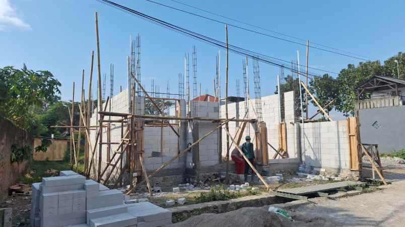 dijual rumah 2 lantai dekat pintu tol cileunyi