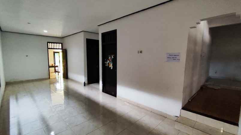 dijual rumah 2 lantai di tengah kota denpasar