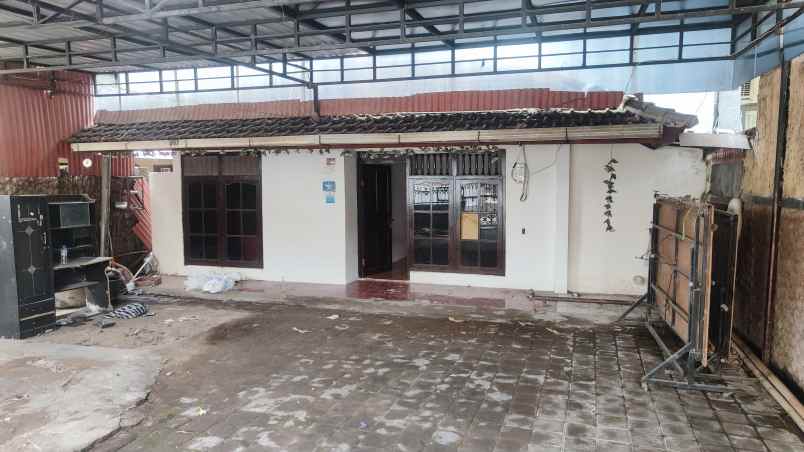 dijual rumah 2 lantai di tengah kota denpasar