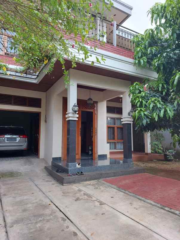 dijual rumah 2 lantai tanah besar di bintaro sektor 5