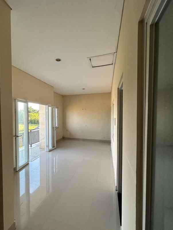 dijual rumah 2 lantai view sawah di cekomaria denpasar