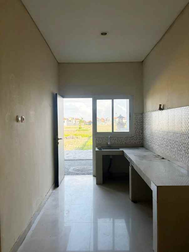 dijual rumah 2 lantai view sawah di cekomaria denpasar
