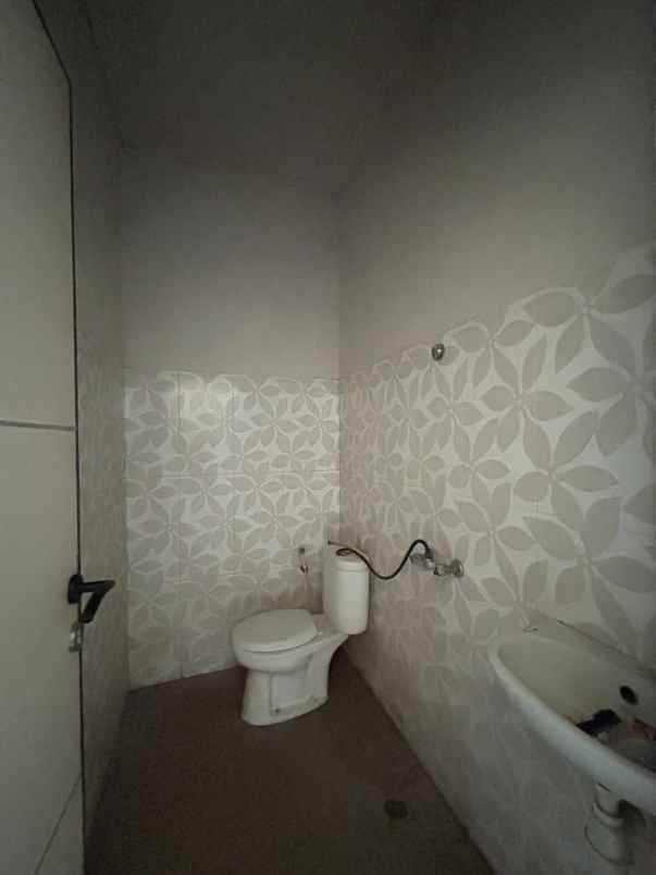 dijual rumah 2 lantai view sawah di cekomaria denpasar