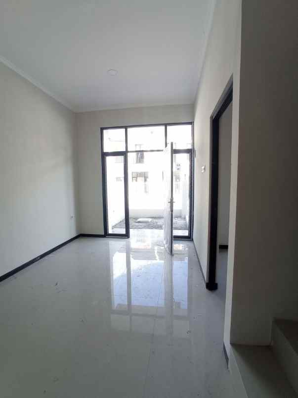 dijual rumah alana wisma indah surabaya