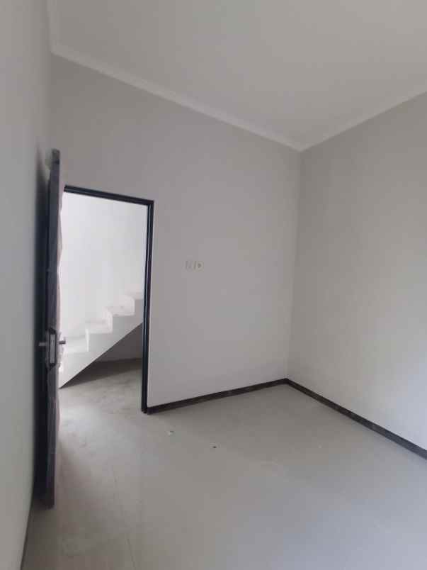 dijual rumah alana wisma indah surabaya