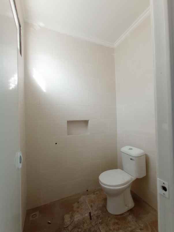 dijual rumah alana wisma indah surabaya