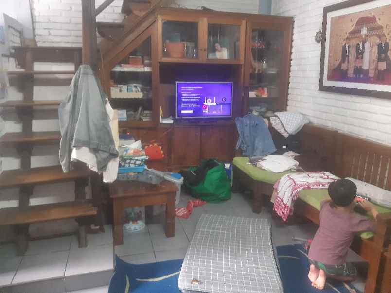 dijual rumah antapani