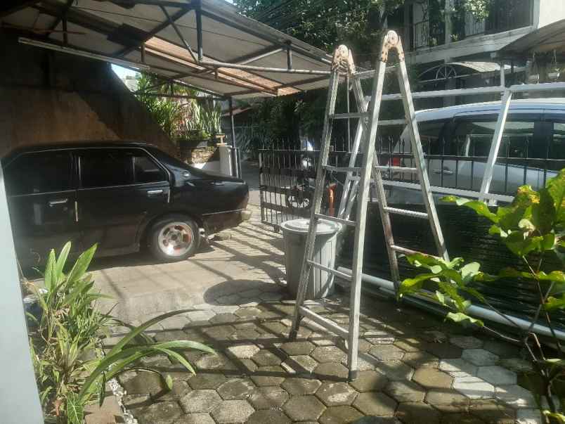 dijual rumah antapani