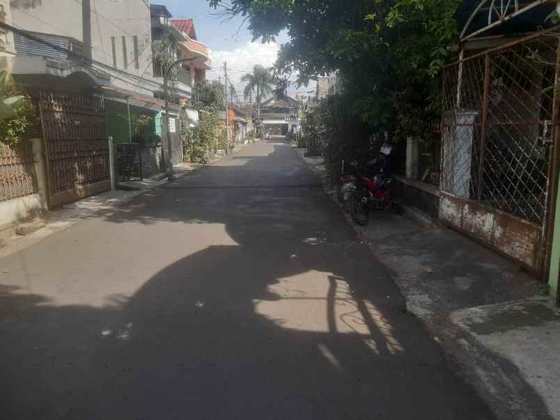 dijual rumah antapani