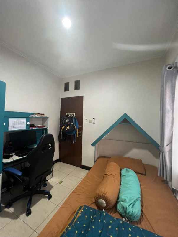 dijual rumah antapani