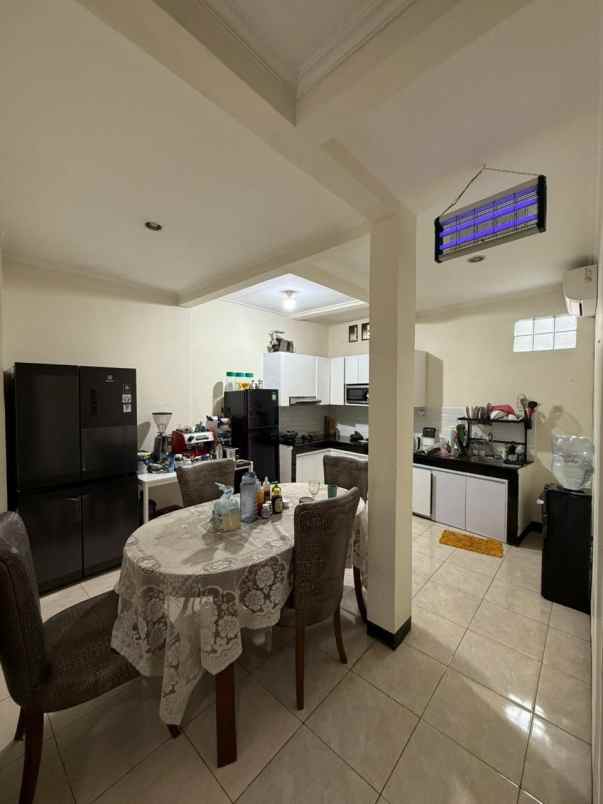 dijual rumah antapani
