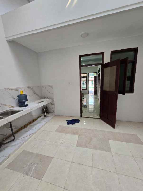 dijual rumah babatan pantai