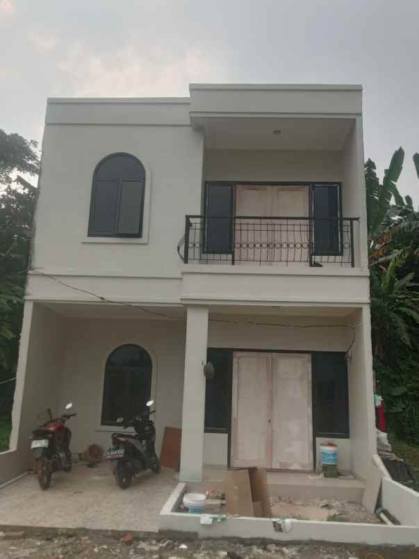 dijual rumah baru 2 lantai 600 jutaan pusat kota depok