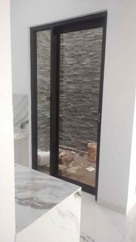 dijual rumah baru bagus dekat mall pesona scuare depok