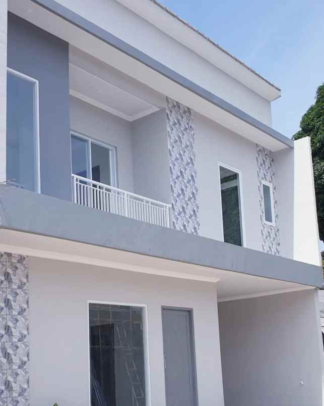 dijual rumah baru dekat graha raya