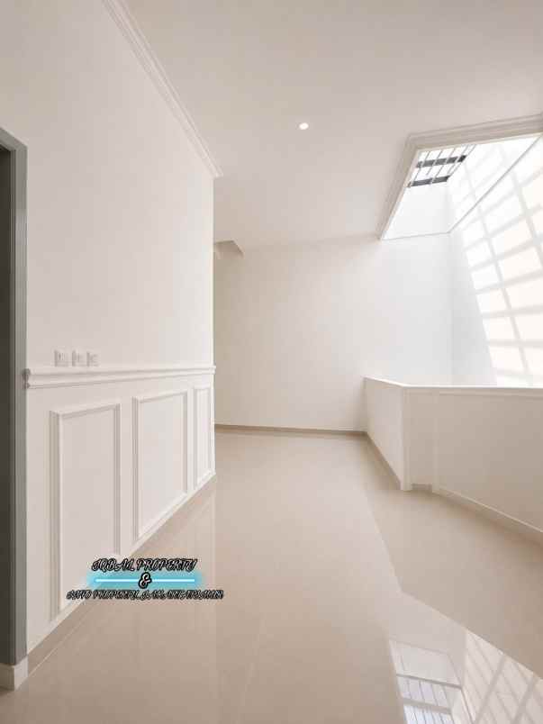 dijual rumah baru design classic modern siap huni