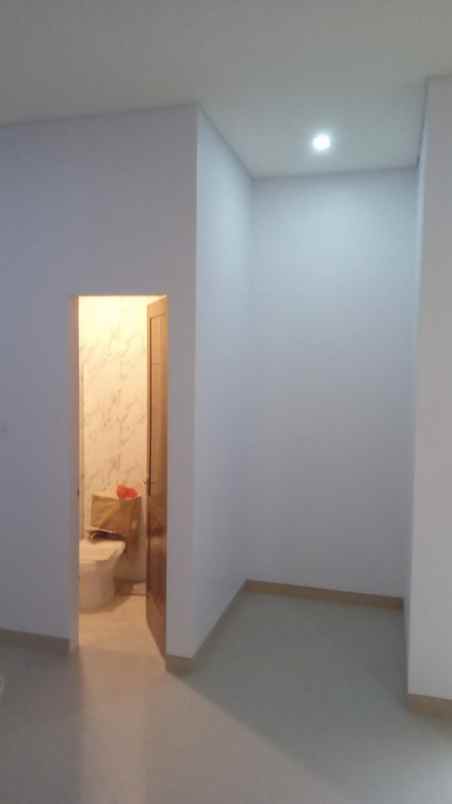 dijual rumah baru di rungkut