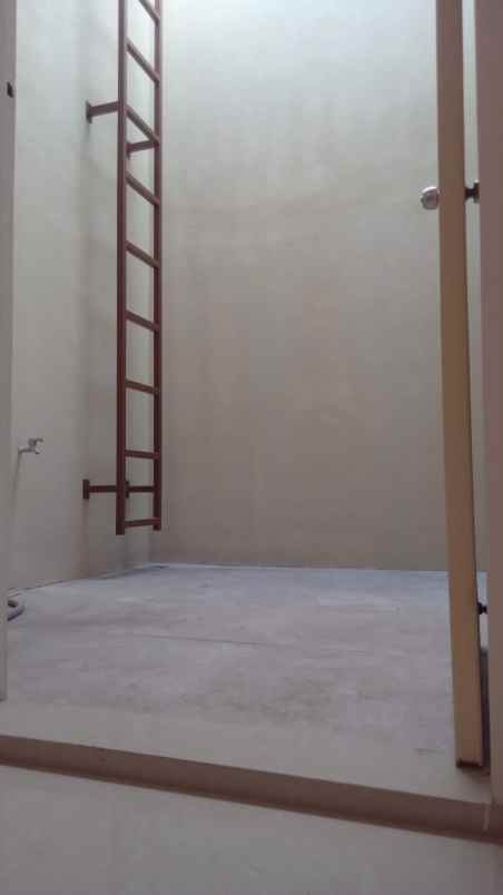 dijual rumah baru di rungkut