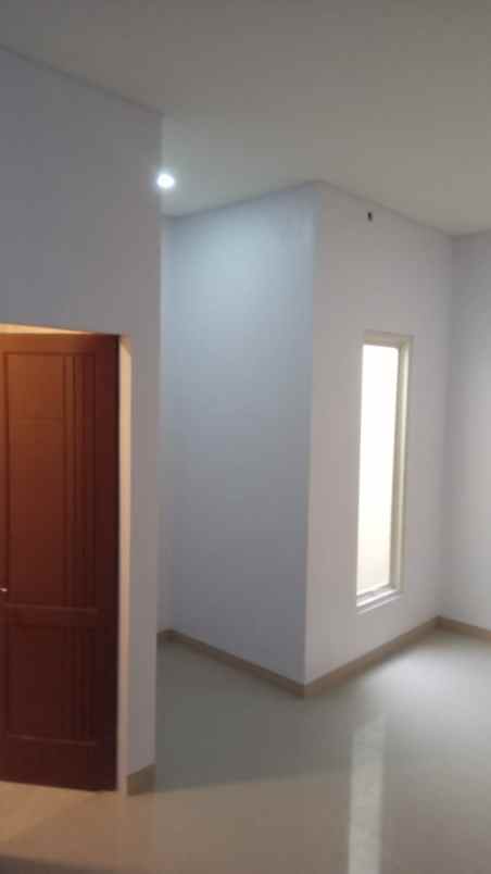 dijual rumah baru di rungkut