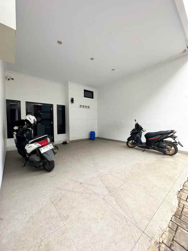 dijual rumah bintara