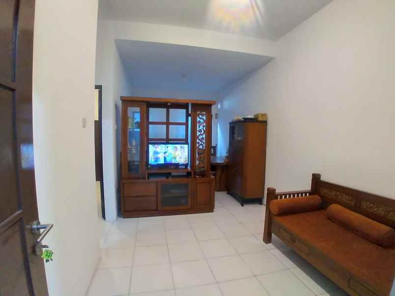 dijual rumah bsb village