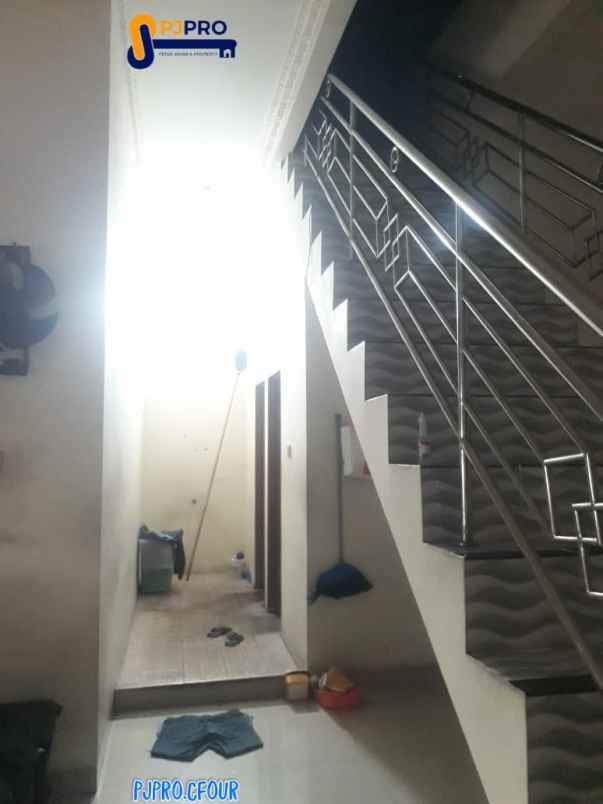 dijual rumah cantik 3 lantai bulak kapal bekasi timur