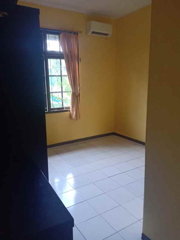 dijual rumah cantik di cipinang indah