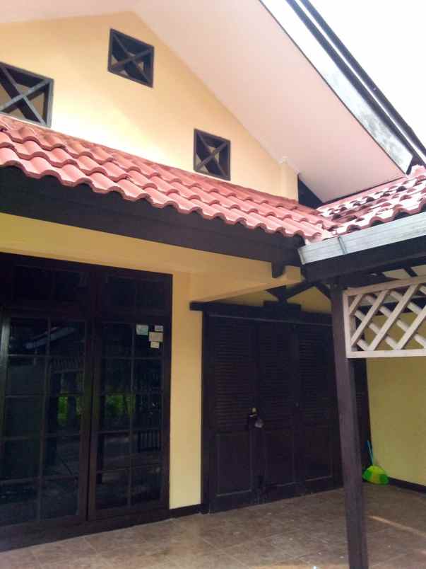 dijual rumah cantik di cipinang indah