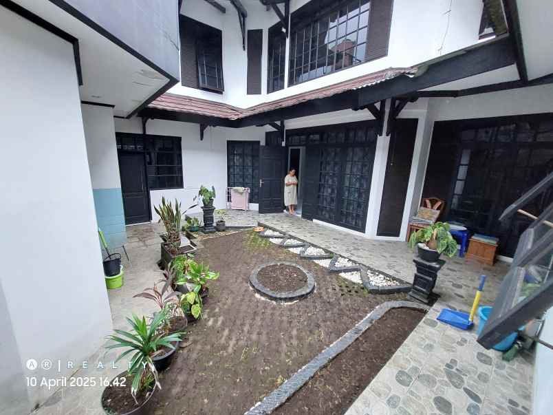 dijual rumah cigadung dago bandung
