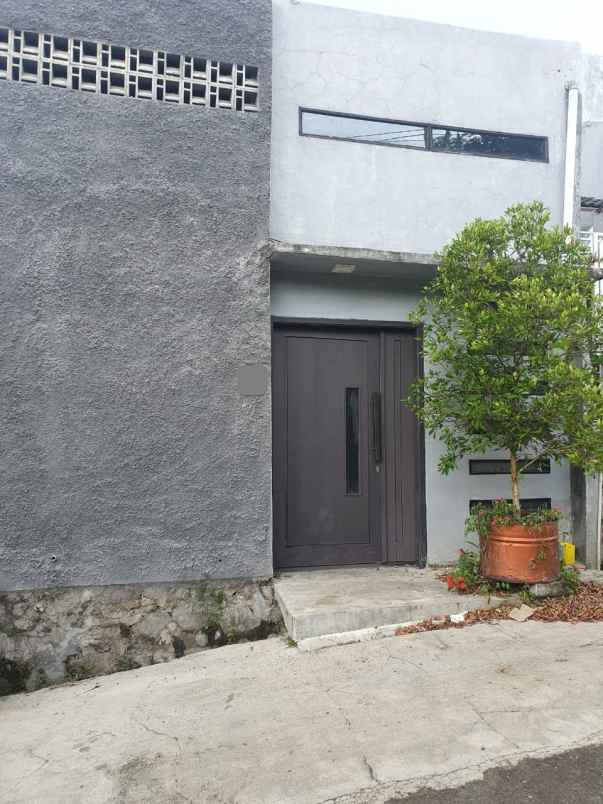 dijual rumah cihanjuang