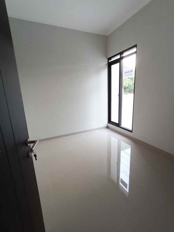 dijual rumah cihanjuang