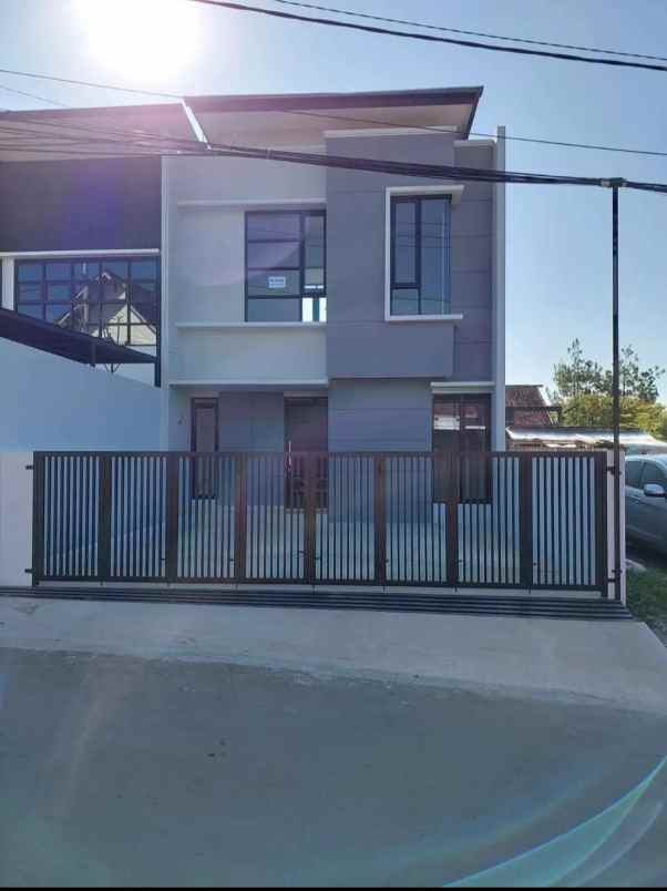 dijual rumah cihanjuang