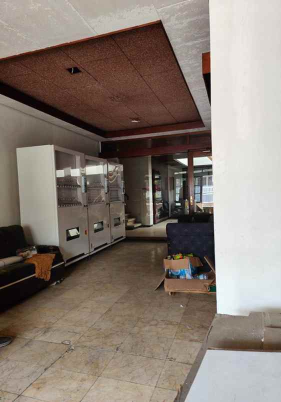 dijual rumah cihapit