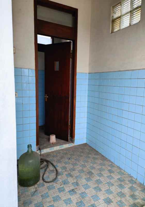 dijual rumah cihapit