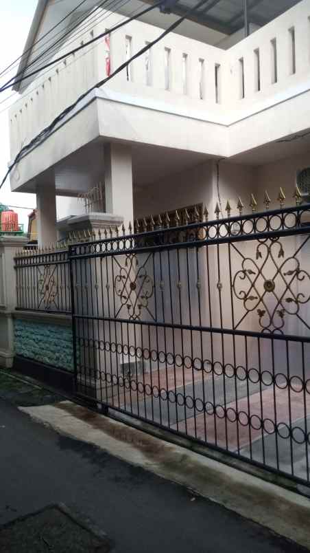 dijual rumah ciherang depok