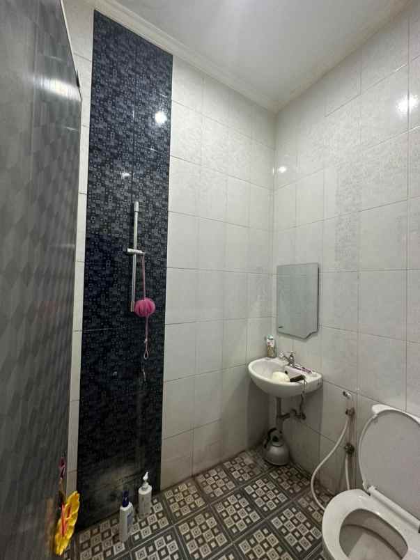 dijual rumah cilodong depok