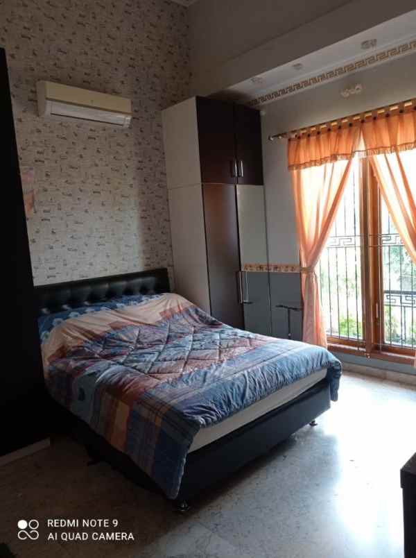 dijual rumah cinere depok