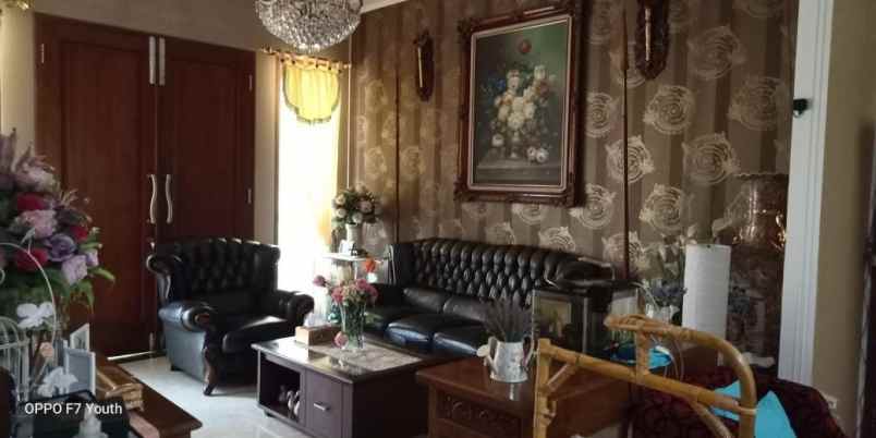 dijual rumah cinere depok