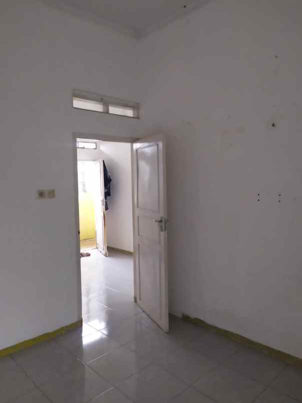 dijual rumah cipayung depok