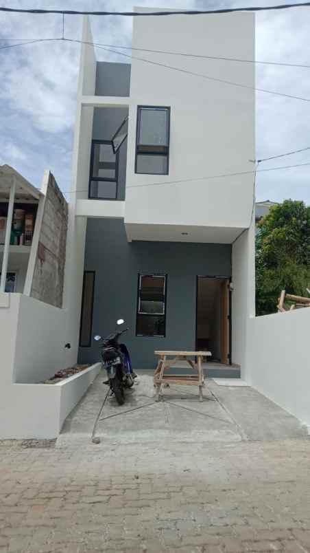 dijual rumah ciracas