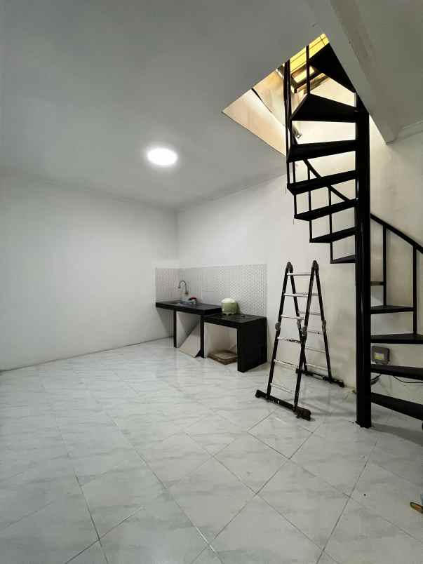 dijual rumah cisaranten