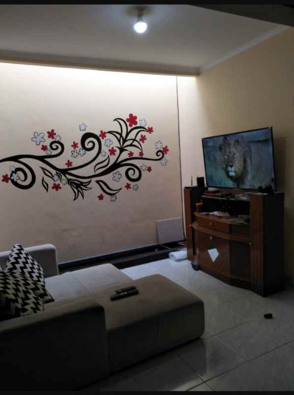 dijual rumah cisaranten