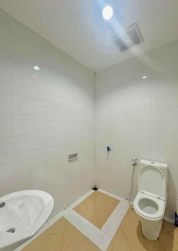 dijual rumah citra lake sawangan