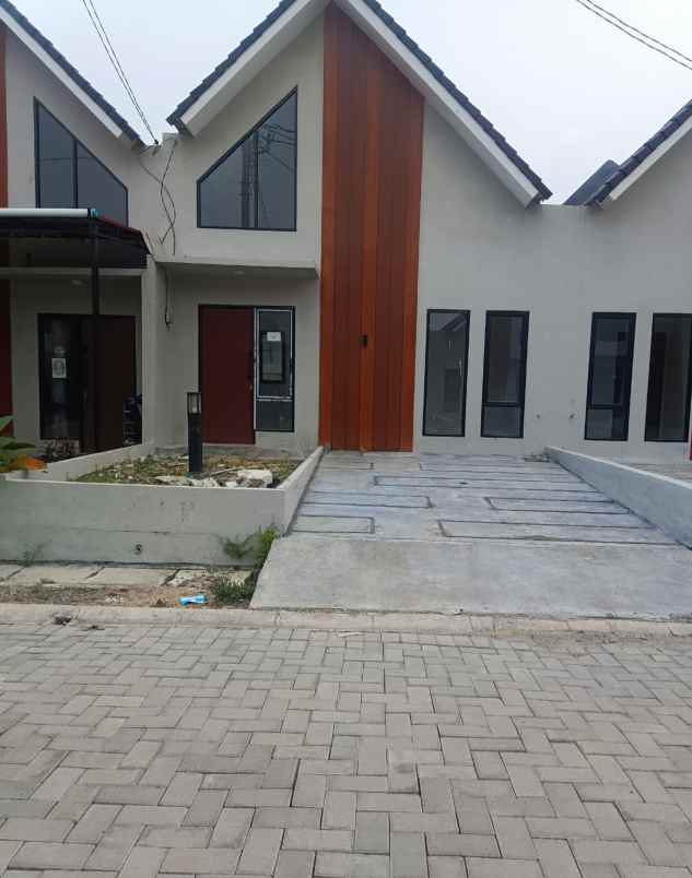 dijual rumah citra swarna tembong