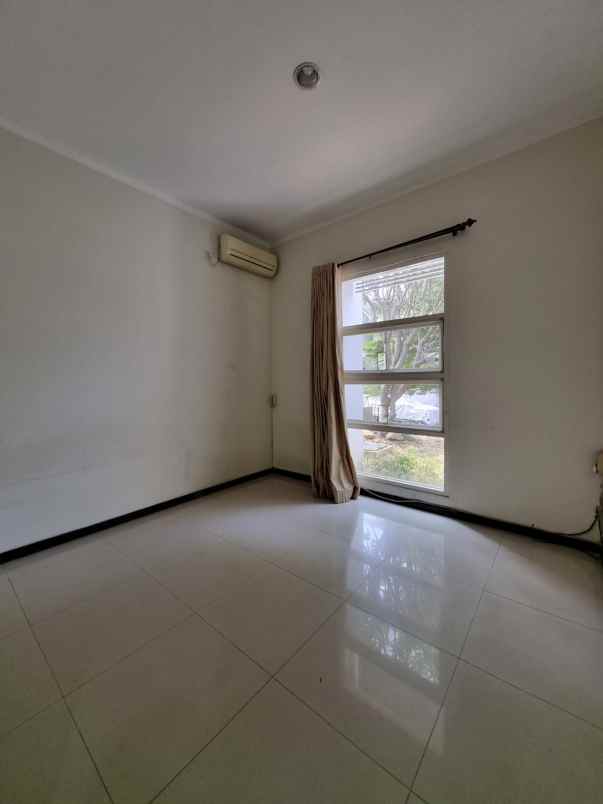dijual rumah citraland surabaya