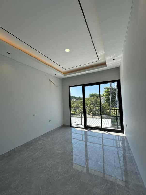 dijual rumah citraland the greenlake