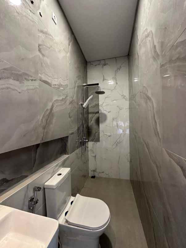 dijual rumah citraland the greenlake