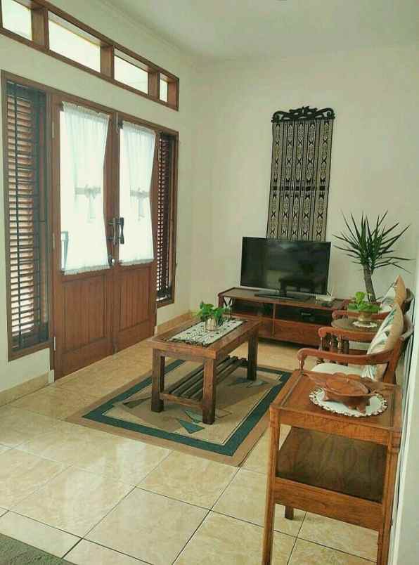 dijual rumah ciwaruga