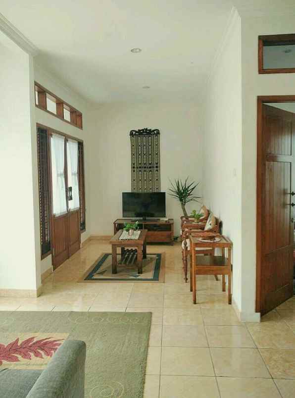 dijual rumah ciwaruga