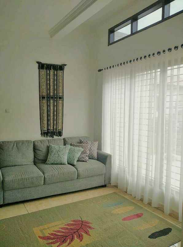 dijual rumah ciwaruga